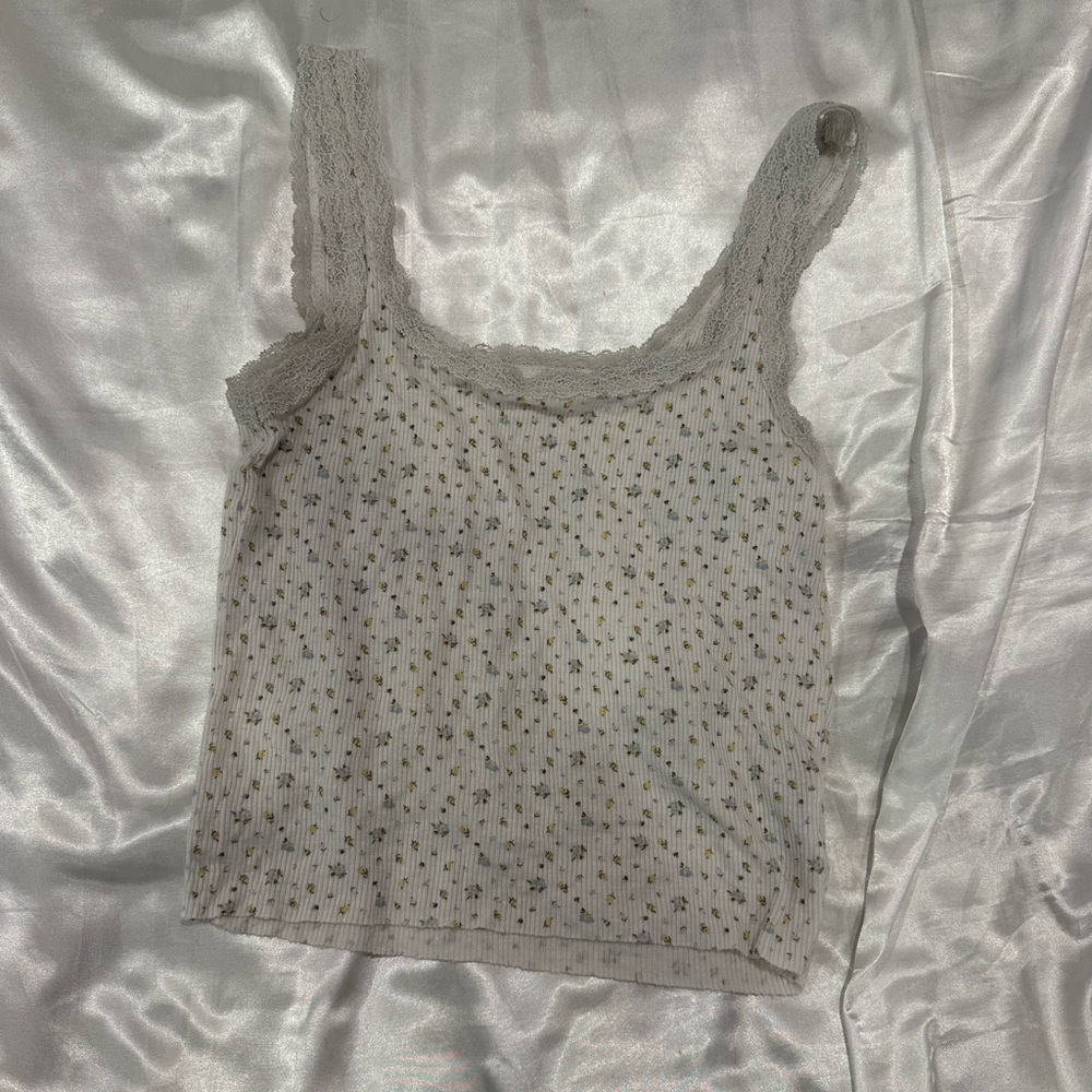 american eagle cropped ripped floral lace cami
